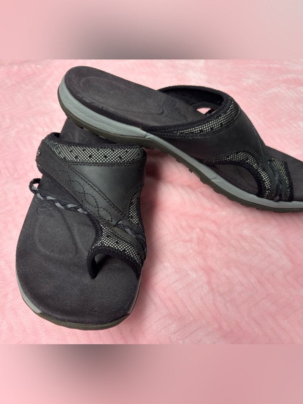 Merrell Black and Gray Women's Toe-Post Slide Sandals